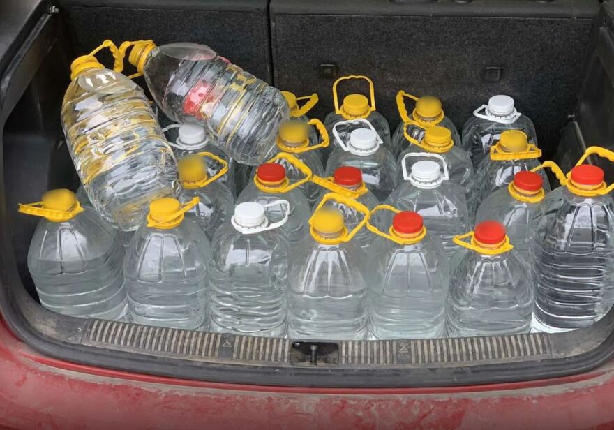 Θεσσαλονίκη: Εξαρθρώθηκε κύκλωμα με λαθραία ποτά και τσιγάρα - Τέσσερις συλλήψεις