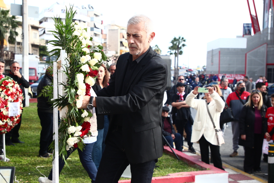  H οικογένεια του Ολυμπιακού τίμησε τη μνήμη των θυμάτων της τραγωδίας της Θύρας 7 - Βίντεο, φωτογραφίες 