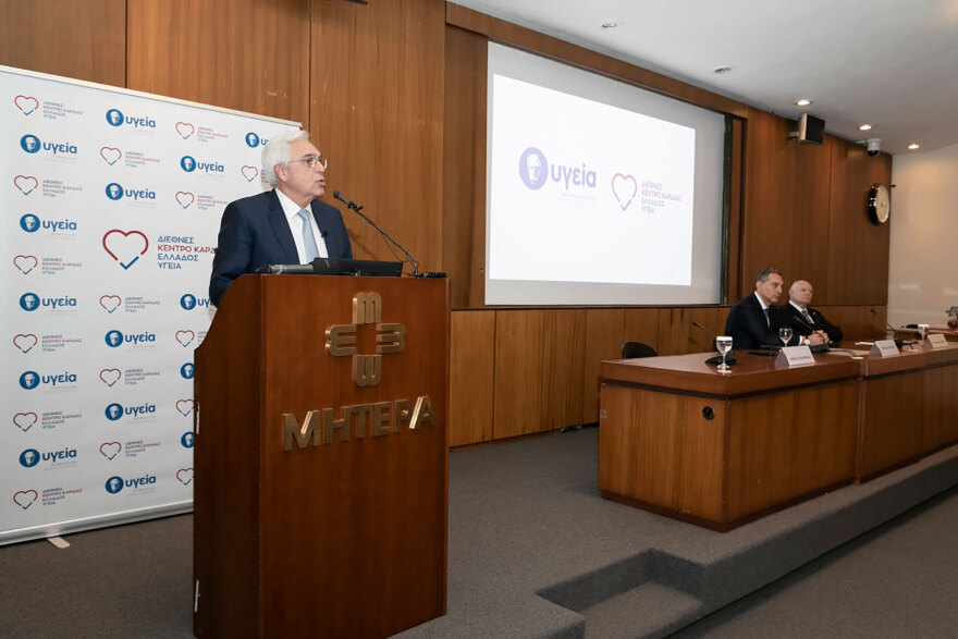 Θεόδωρος Κωφίδης: Ο κορυφαίος καθηγητής Καρδιοχειρουργικής στο ΥΓΕΙΑ – Με στόχο την έρευνα και την ιατρική εκπαίδευση
