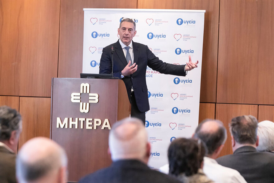 Θεόδωρος Κωφίδης: Ο κορυφαίος καθηγητής Καρδιοχειρουργικής στο ΥΓΕΙΑ – Με στόχο την έρευνα και την ιατρική εκπαίδευση