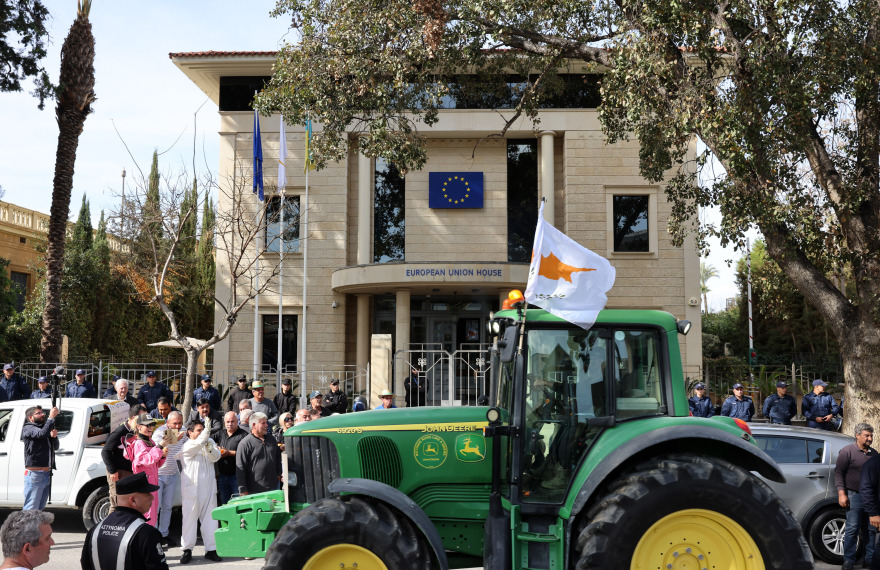 Κύπρος: Στους δρόμους οι αγρότες - Δείτε φωτογραφίες