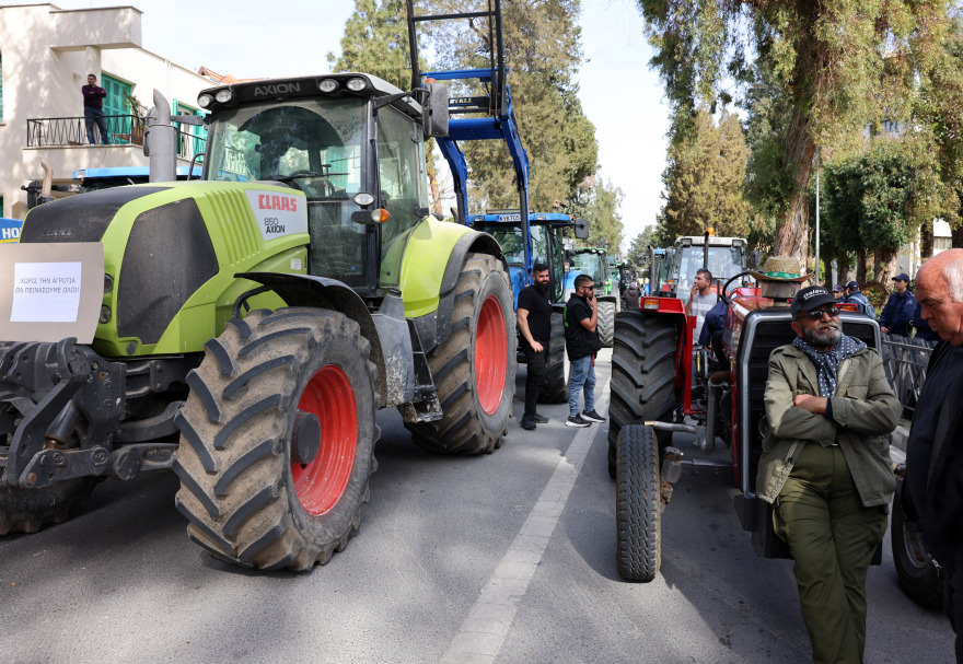 Κύπρος: Στους δρόμους οι αγρότες - Δείτε φωτογραφίες