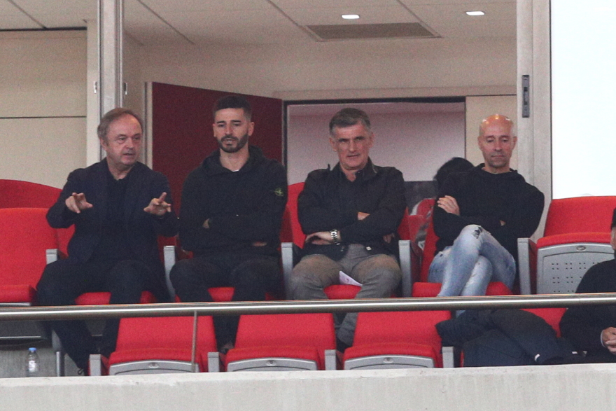 Ολυμπιακός: Στο Καραϊσκάκη για το παιχνίδι με τον ΟΦΗ ο Μεντιλίμπαρ - Φωτογραφίες 