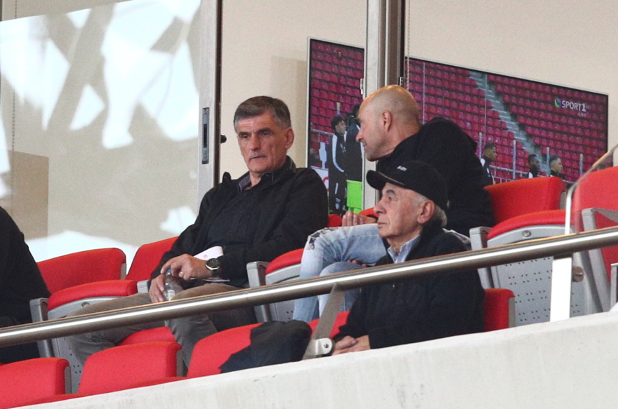 Ολυμπιακός: Στο Καραϊσκάκη για το παιχνίδι με τον ΟΦΗ ο Μεντιλίμπαρ - Φωτογραφίες 