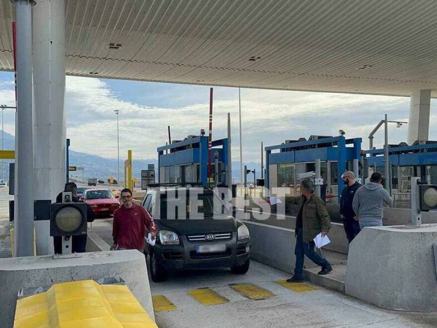 Στη γέφυρα Ρίου - Αντιρρίου οι αγρότες, άνοιξαν τα διόδια - Δείτε βίντεο και φωτογραφίες