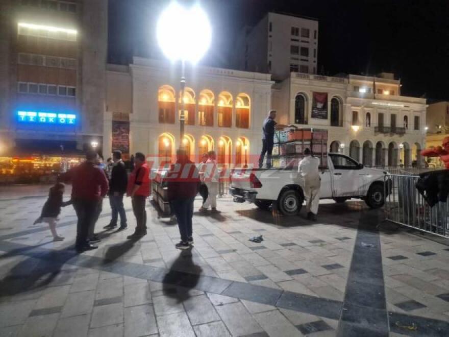 Συμβολική διαμαρτυρία από μελισσοκόμους στην Πάτρα: Έστησαν κυψέλες στην πλατεία Γεωργίου - Δείτε φωτογραφίες