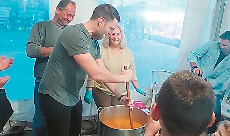 ΣΥΡΙΖΑ - ΠΑΣΟΚ - Νέα Αριστερά: Μαγειρέματα για να βρουν «τον απέναντι του Μητσοτάκη»