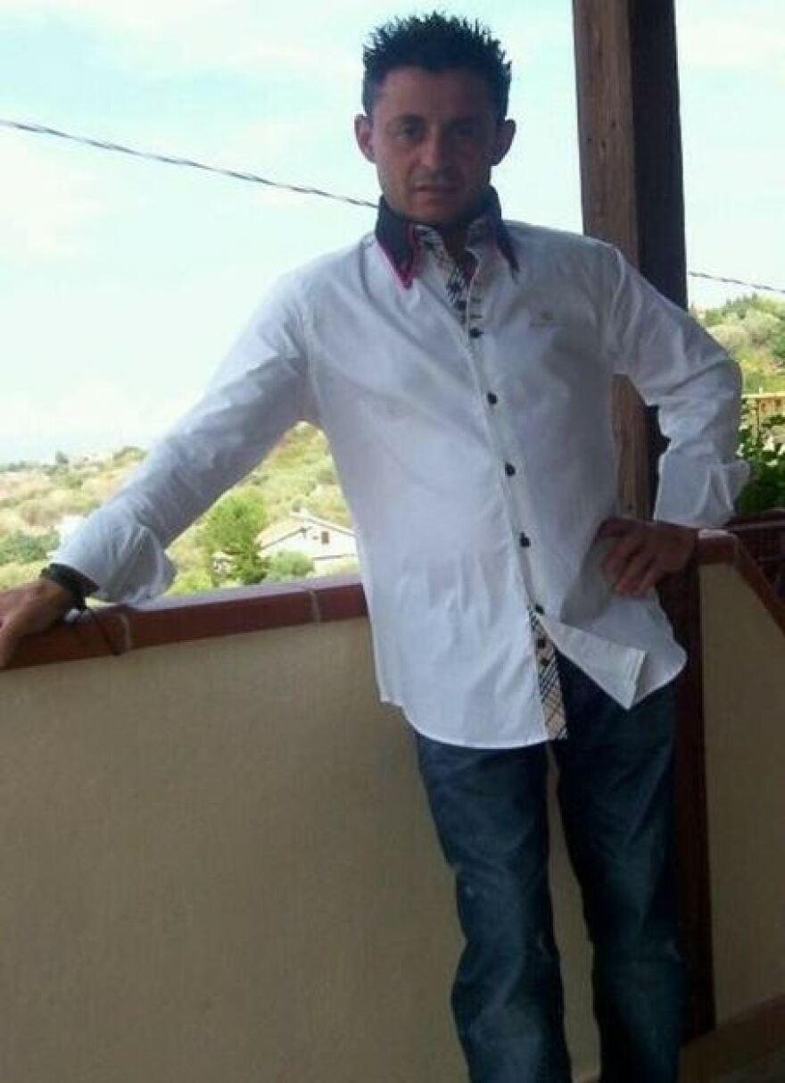 Ιταλία: Σικελός στραγγάλισε δύο από τα τρία του παιδιά και έκαψε ζωντανή τη γυναίκα του - «Είδα τον δαίμονα»