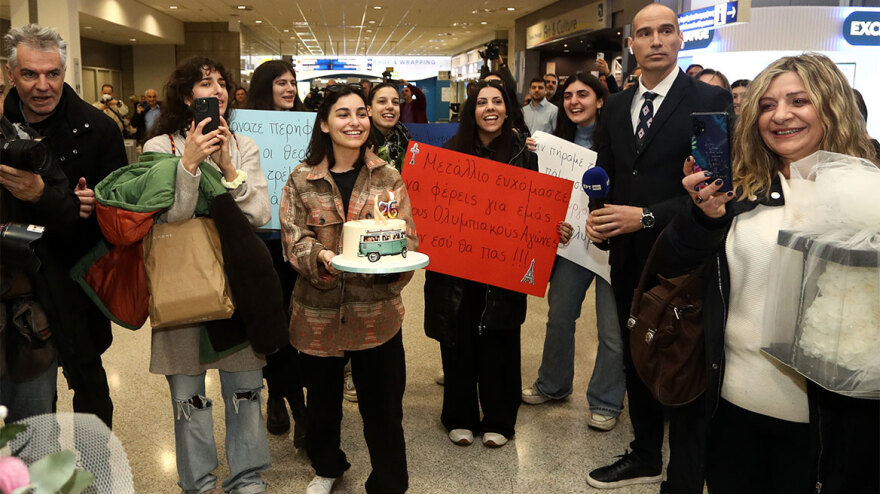 Επέστρεψε στην Αθήνα με τα δύο μετάλλια στο στήθος η Πλατανιώτη - Βίντεο και φωτογραφίες