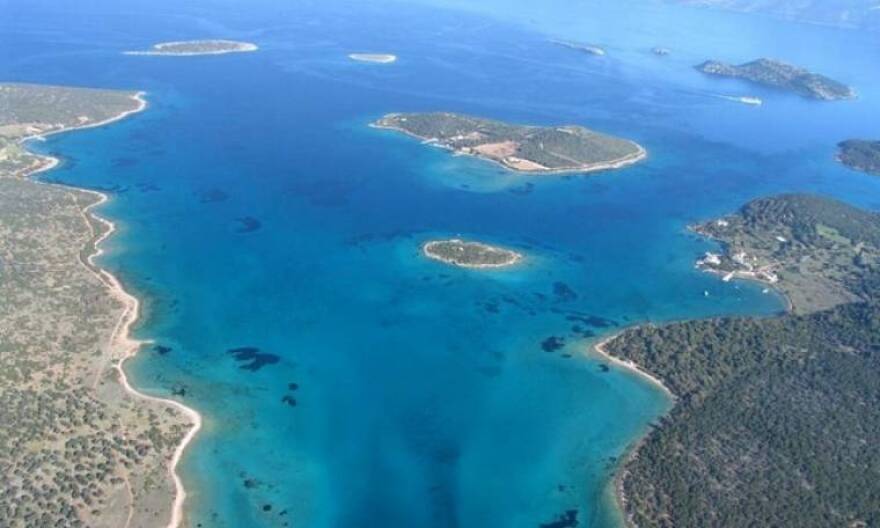 Οικογένεια Καρνέση: Ο πλούτος, οι ενδοοικογενειακές κόντρες και η «κατάρα» των Πεταλιών 