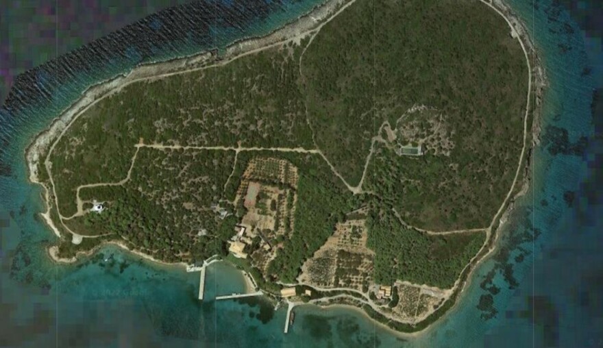 Οικογένεια Καρνέση: Ο πλούτος, οι ενδοοικογενειακές κόντρες και η «κατάρα» των Πεταλιών 