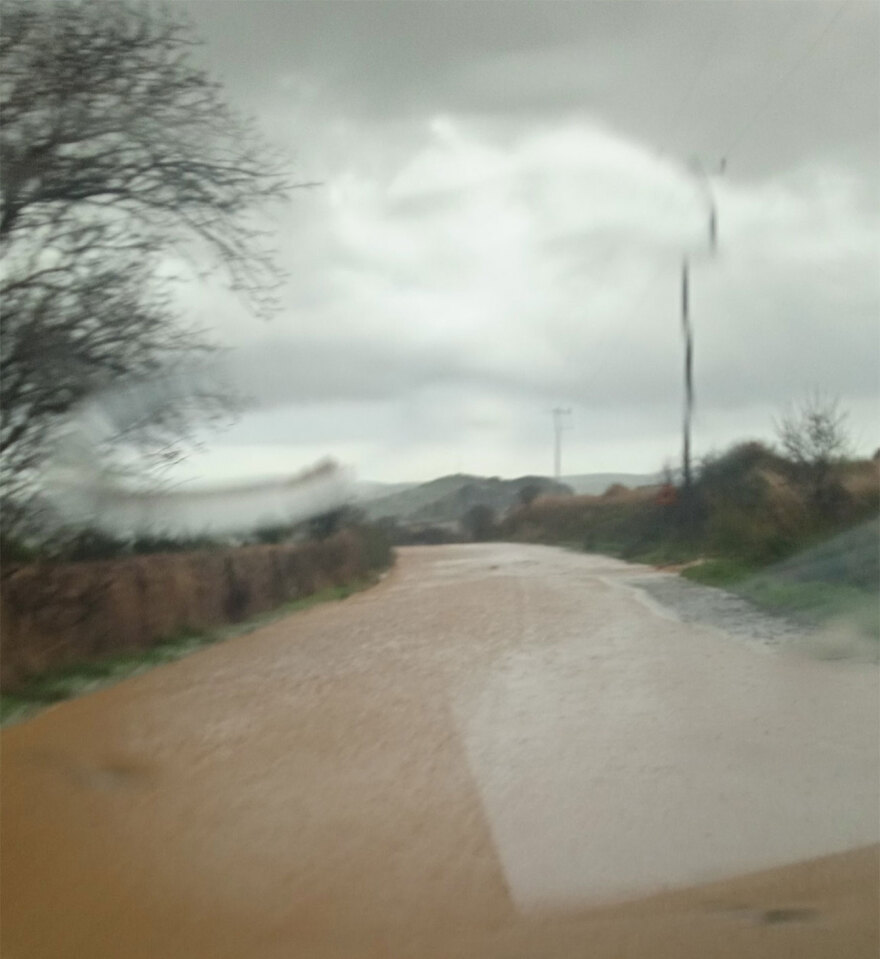 Καιρός: «Λαίλαπα κεραυνών» πλήττει το Αιγαίο μέχρι το μεσημέρι - Προβλήματα από την κακοκαιρία και σε Εύβοια, Λήμνο 