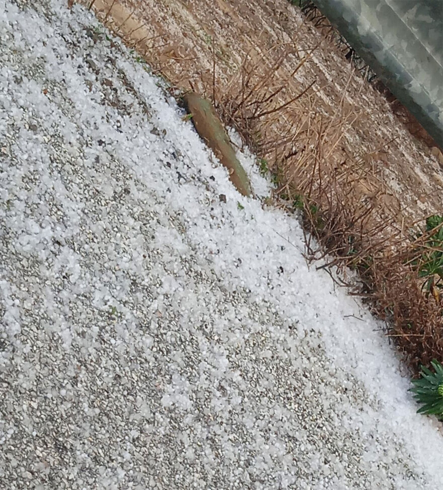 Καιρός: «Λαίλαπα κεραυνών» πλήττει το Αιγαίο μέχρι το μεσημέρι - Προβλήματα από την κακοκαιρία και σε Εύβοια, Λήμνο 