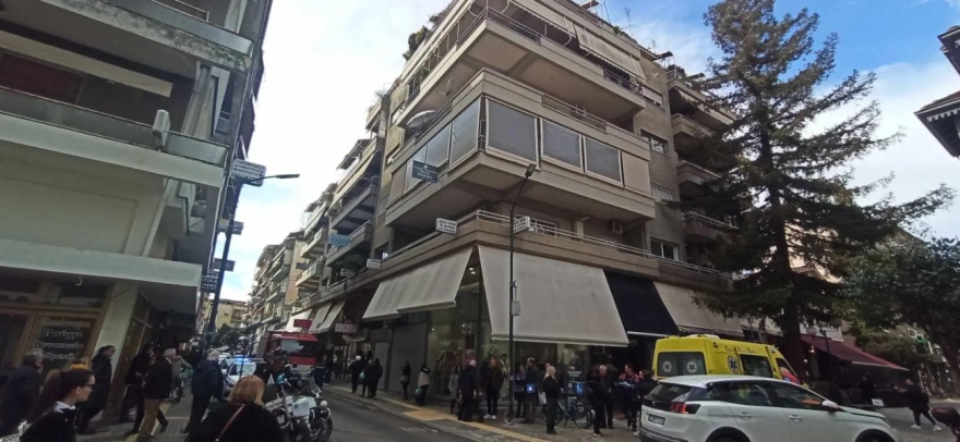 Τρίκαλα: Γυναίκα απειλούσε ότι θα αυτοκτονήσει από τον 3ο όροφο πολυκατοικίας