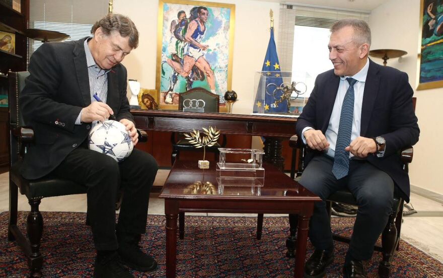 Συνάντηση Βρούτση με Ρεχάγκελ - Μας έκανε υπερήφανους και η Ελλάδα δεν το ξεχνάει ποτέ, είπε ο υπουργός - Βίντεο 