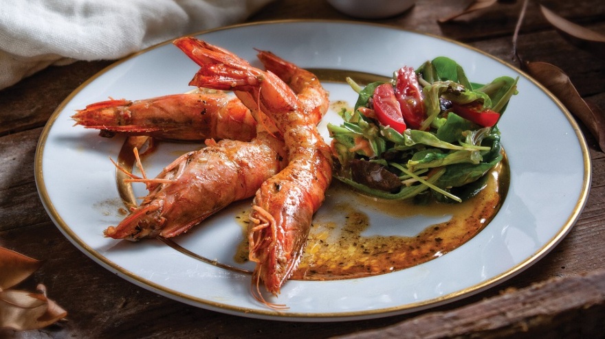 Πόσο υγιεινό είναι τελικά να τρώμε γαρίδες, για εμάς και για το περιβάλλον;