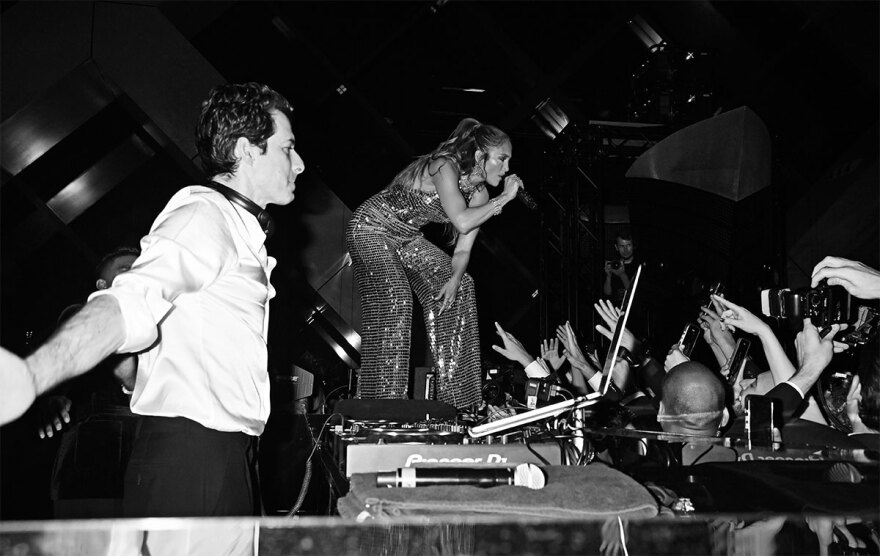 Βίντεο: Το πριβέ πάρτι έκπληξη με την Τζένιφερ Λόπεζ για εγκαίνια ξενοδοχείου στο Ντουμπάι - Ποιοι παραβρέθηκαν 