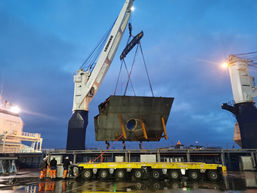 Belh@rra: Έφτασαν στη Γαλλία τα τμήματα της φρεγάτας Φορμίων που κατασκεύασαν τα ναυπηγεία Σαλαμίνας - Δείτε φωτογραφίες