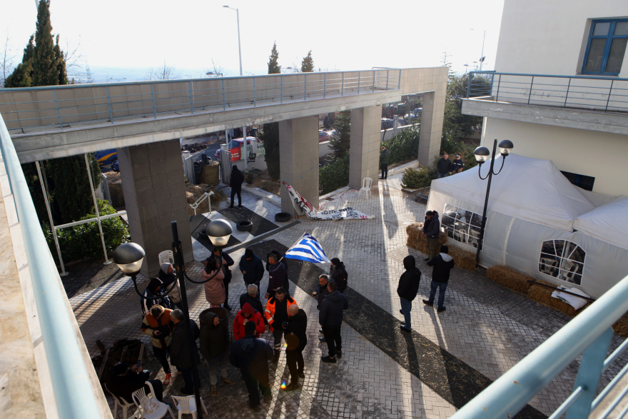 Αγρότες:  Συλλαλητήριο στην Αθήνα την Τρίτη με τρακτέρ - Κλείνουν τελωνεία και λιμάνια