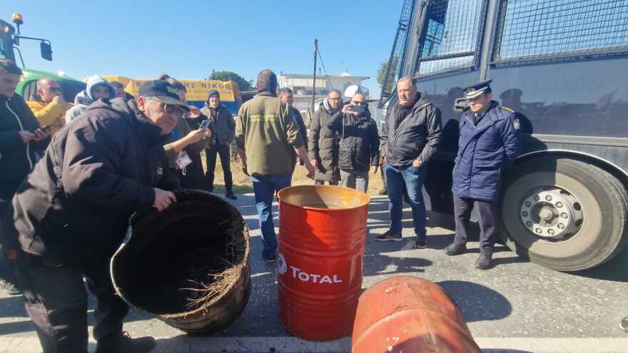 Αγρότες:  Συλλαλητήριο στην Αθήνα την Τρίτη με τρακτέρ - Κλείνουν τελωνεία και λιμάνια
