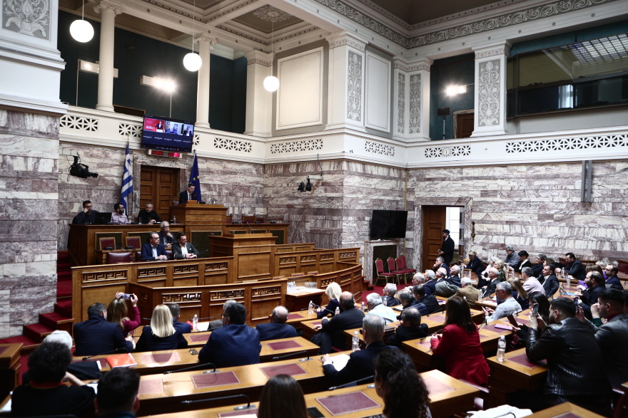 Στη Βουλή ο Παύλος Πολάκης: Σε εξέλιξη εκδήλωση του ΣΥΡΙΖΑ για την Παιδεία