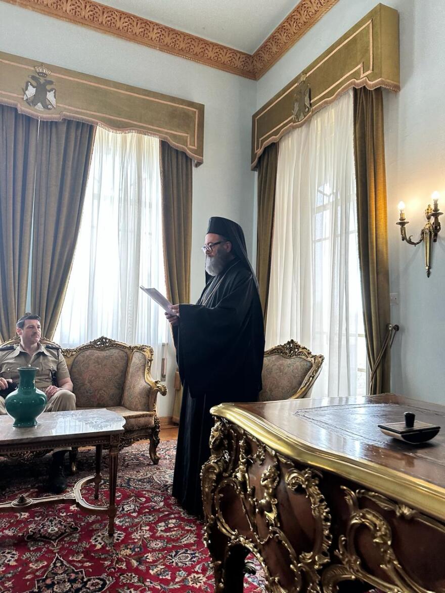 Famagusta: Δείτε τον Γρηγόρη Βαλτινό να μεταμορφώνεται στον Αρχιεπίσκοπο Μακάριο 