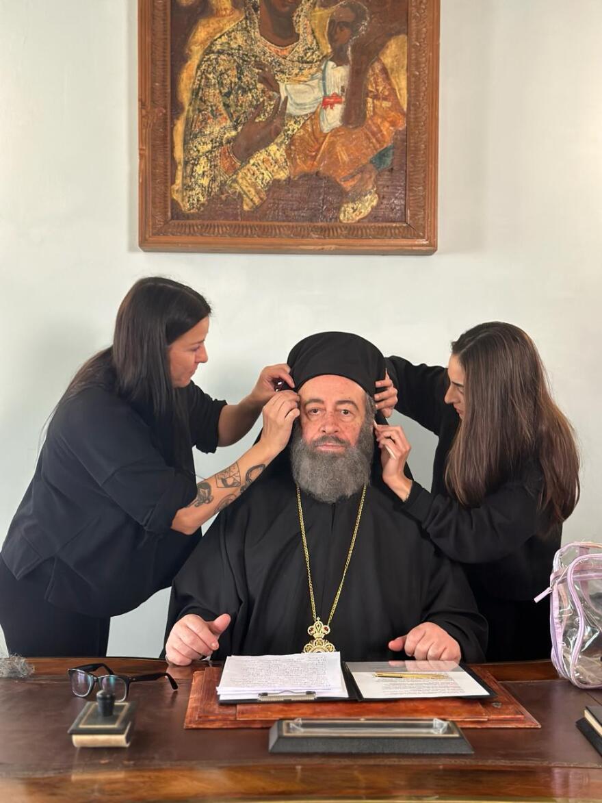 Famagusta: Δείτε τον Γρηγόρη Βαλτινό να μεταμορφώνεται στον Αρχιεπίσκοπο Μακάριο 