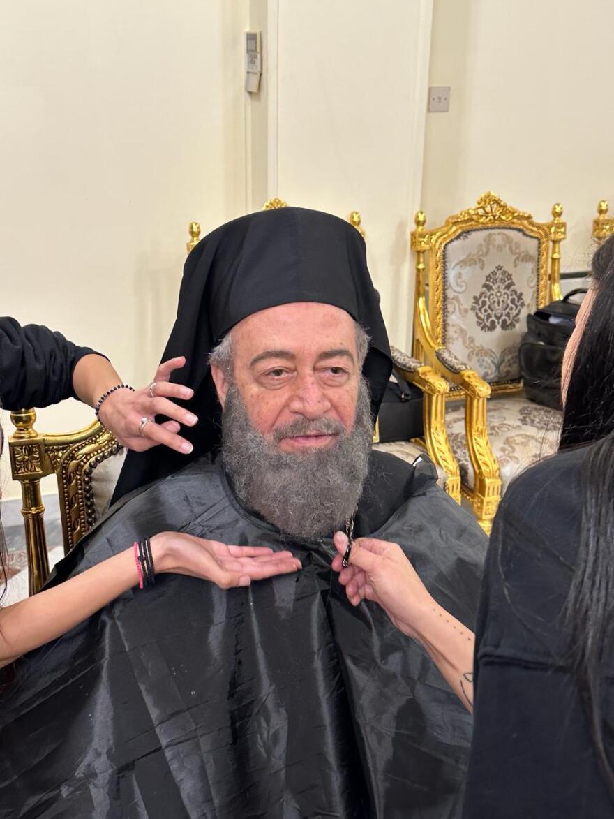 Famagusta: Δείτε τον Γρηγόρη Βαλτινό να μεταμορφώνεται στον Αρχιεπίσκοπο Μακάριο 