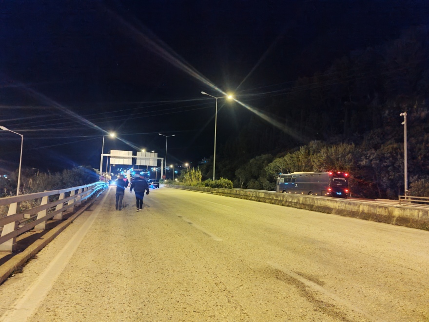 Ουρές στην Εγνατία: Αγρότες από τα Ιωάννινα απέκλεισαν τον λιμάνι της Ηγουμενίτσας - Δείτε βίντεο