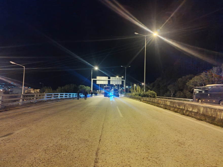 Ουρές στην Εγνατία: Αγρότες από τα Ιωάννινα απέκλεισαν τον λιμάνι της Ηγουμενίτσας - Δείτε βίντεο