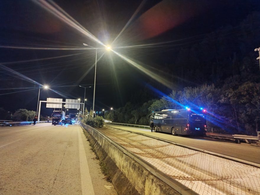 Ουρές στην Εγνατία: Αγρότες από τα Ιωάννινα απέκλεισαν τον λιμάνι της Ηγουμενίτσας - Δείτε βίντεο