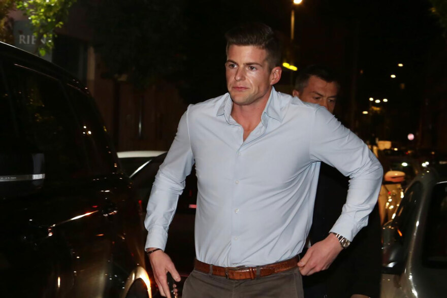 Με τον Τάιλερ στο γκέι μπαρ Sodade στο Γκάζι ο Κασσελάκης - Τι είπε για την αποχή Πολάκη (βίντεο)