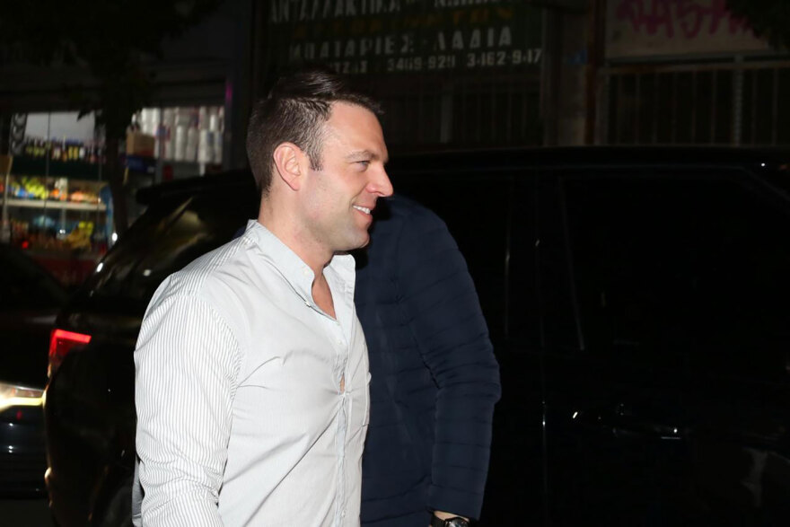 Με τον Τάιλερ στο γκέι μπαρ Sodade στο Γκάζι ο Κασσελάκης - Τι είπε για την αποχή Πολάκη (βίντεο)