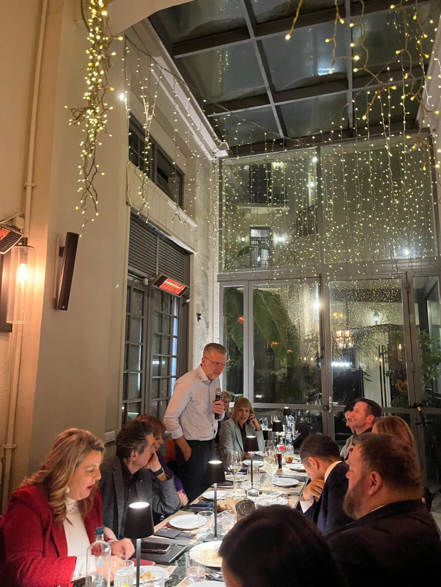 Σακελλαροπούλου, Σκέρτσος, Πατέλης και Καπουτζίδης πήγαν σε δείπνο μετά την ψήφιση του γάμου ομοφύλων