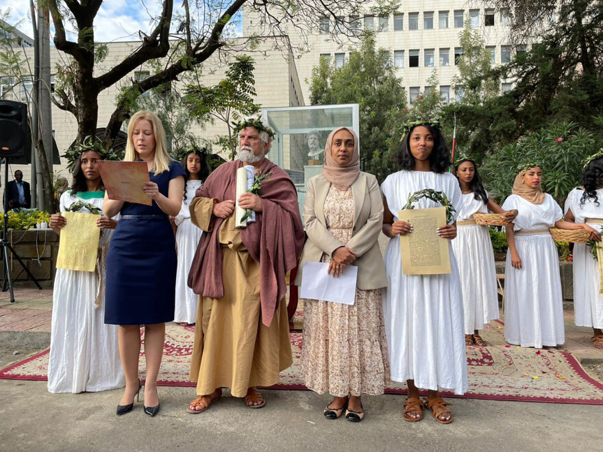 Ο όρκος του Ιπποκράτη: Από το Ασκληπιείο της Κω στην Ιατρική Σχολή της Αντίς Αμπέμπα