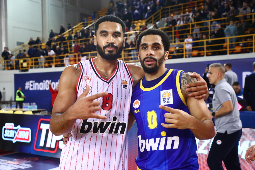 Αντίπαλοι μόνο για 40 λεπτά τα αδέλφια Λονγκ - Φωτογραφήθηκαν μαζί μετά το Ολυμπιακός - Περιστέρι bwin - Βίντεο, φωτογραφίες   