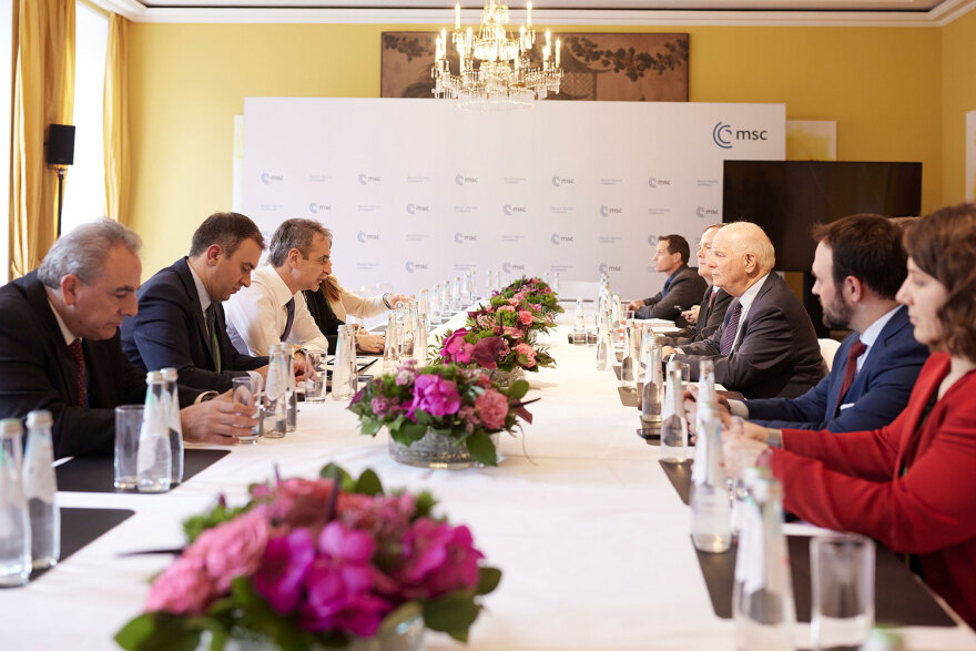 Μητσοτάκης: Συναντήθηκε στην 60η Διάσκεψη του Μονάχου με μέλη της Επιτροπής Εξωτερικών της αμερικανικής Γερουσίας