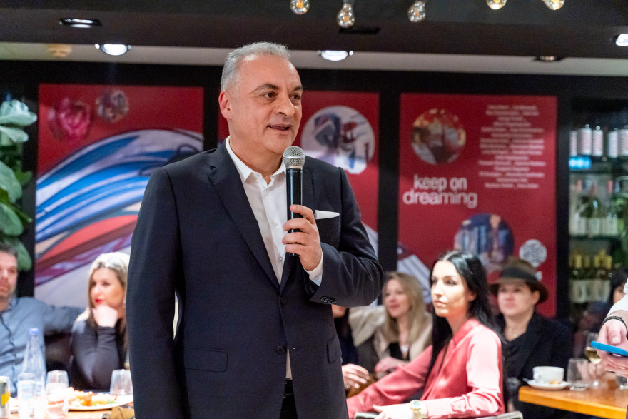 Ο Σύλλογος Επιστημόνων της Βουλής έκοψε πρωτοχρονιάτικη πίτα - Η βραδιά ήταν αφιερωμένη στο σύνδρομο Asperger