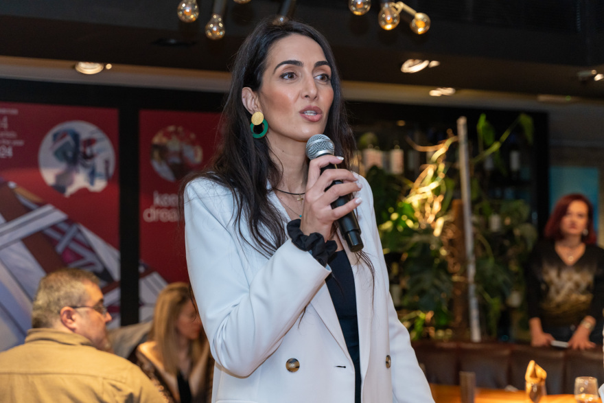 Ο Σύλλογος Επιστημόνων της Βουλής έκοψε πρωτοχρονιάτικη πίτα - Η βραδιά ήταν αφιερωμένη στο σύνδρομο Asperger