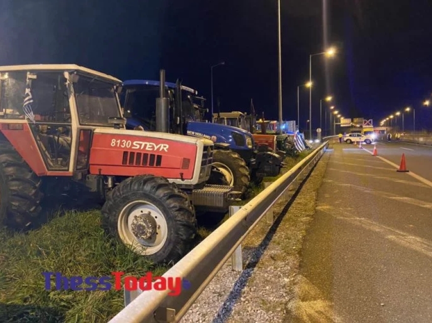 «Ζεσταίνουν» τα τρακτέρ για την Αθήνα οι αγρότες - Δεν έχουμε να δώσουμε κάτι άλλο απαντά η κυβέρνηση