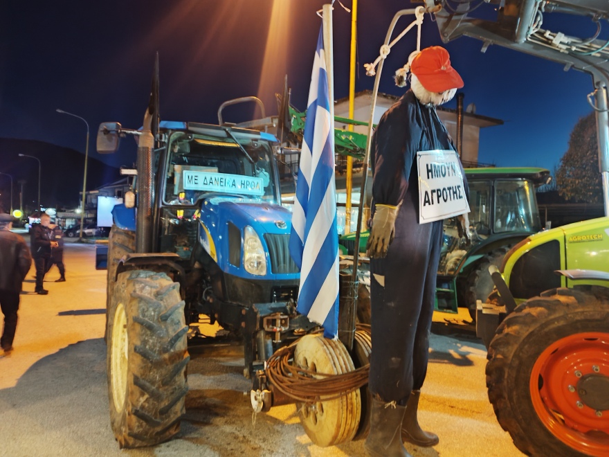 «Ζεσταίνουν» τα τρακτέρ για την Αθήνα οι αγρότες - Δεν έχουμε να δώσουμε κάτι άλλο απαντά η κυβέρνηση