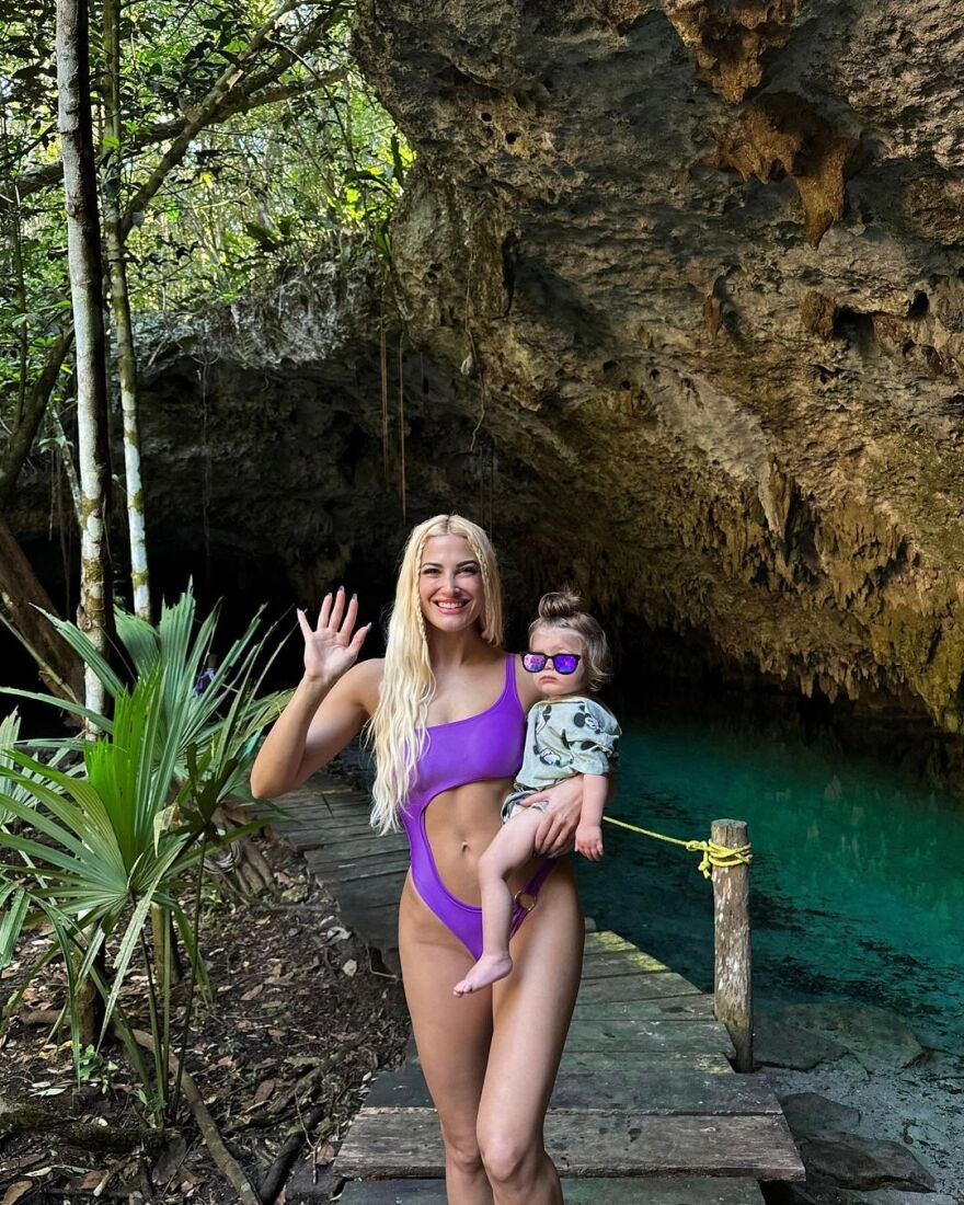 Ιωάννα Τούνη: Πήγε στις Σεϋχέλλες με τον Δημήτρη Αλεξάνδρου και τον γιο τους - Δείτε το βίντεο