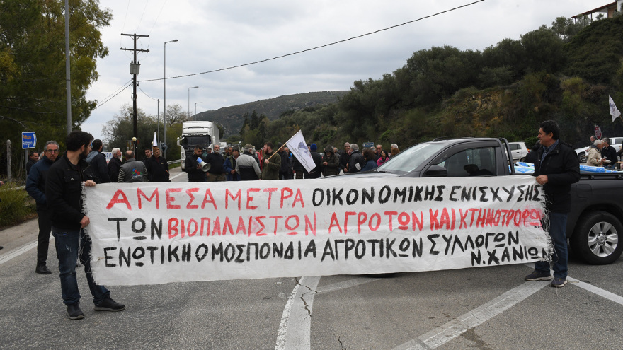 «Ζεσταίνουν» τα τρακτέρ για την Αθήνα οι αγρότες - Δεν έχουμε να δώσουμε κάτι άλλο απαντά η κυβέρνηση