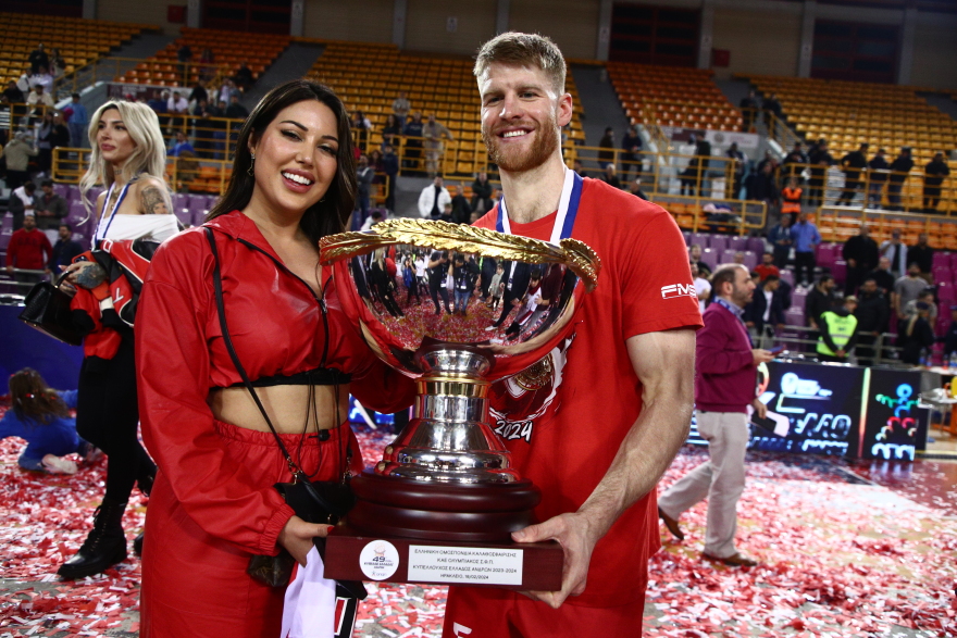 Ολυμπιακός: Μπέριλ ΜακΚίσικ και Εστρέλα Νούρι έκλεψαν την παράσταση στον τελικό του Κυπέλλου - Φωτογραφίες