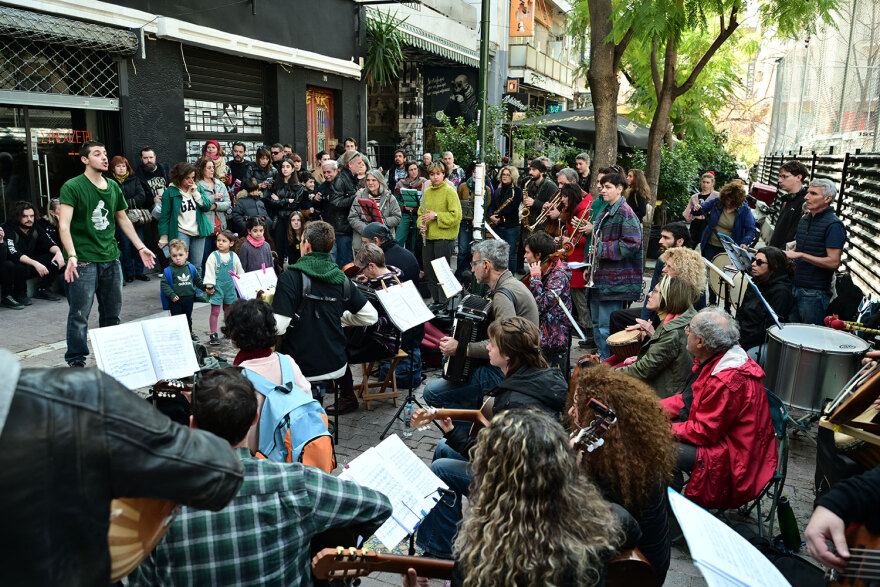 Συγκέντρωση και εκδήλωση ενάντια στο μετρό στην πλατεία Εξαρχείων - Δείτε φωτογραφίες