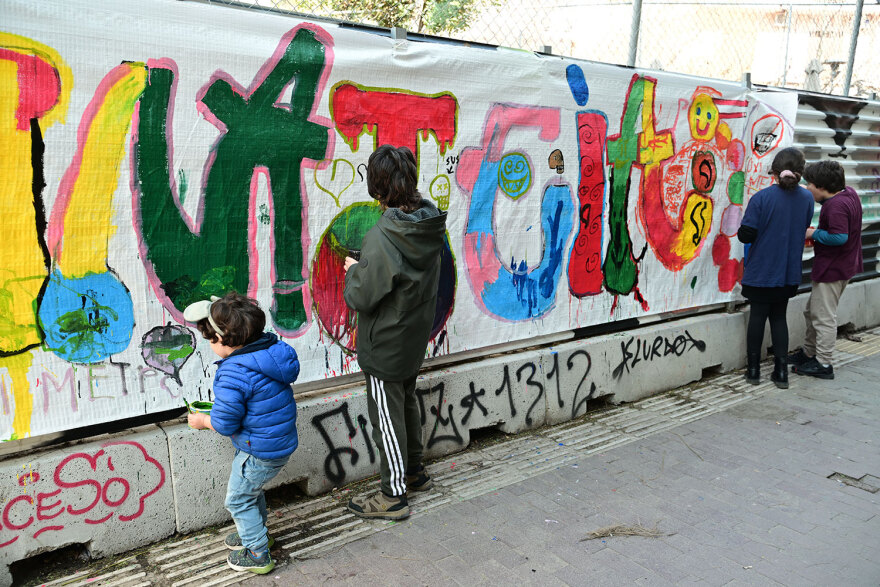 Συγκέντρωση και εκδήλωση ενάντια στο μετρό στην πλατεία Εξαρχείων - Δείτε φωτογραφίες