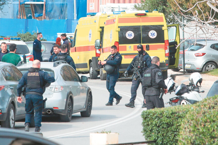 Πάθος, μίσος και πολλά λεφτά - Η μοιραία σχέση του δολοφόνου με την οικογένεια Καρνέση