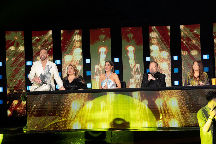 J2US: Κυρίαρχος στην primetime του Σαββατόβραδου ο Νίκος Κοκλώνης