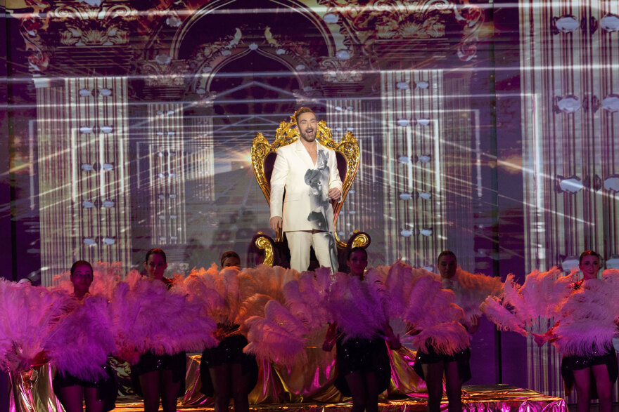 J2US: Κυρίαρχος στην primetime του Σαββατόβραδου ο Νίκος Κοκλώνης