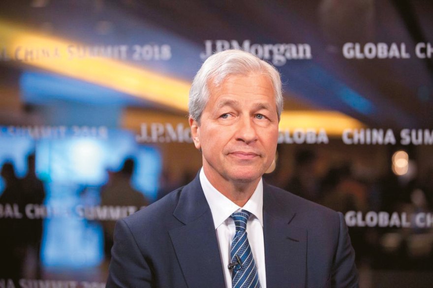 Καρώνης εναντίον JP Morgan: Πώς φτάσαμε στο «Δεν παραδίδω τη Viva Wallet»